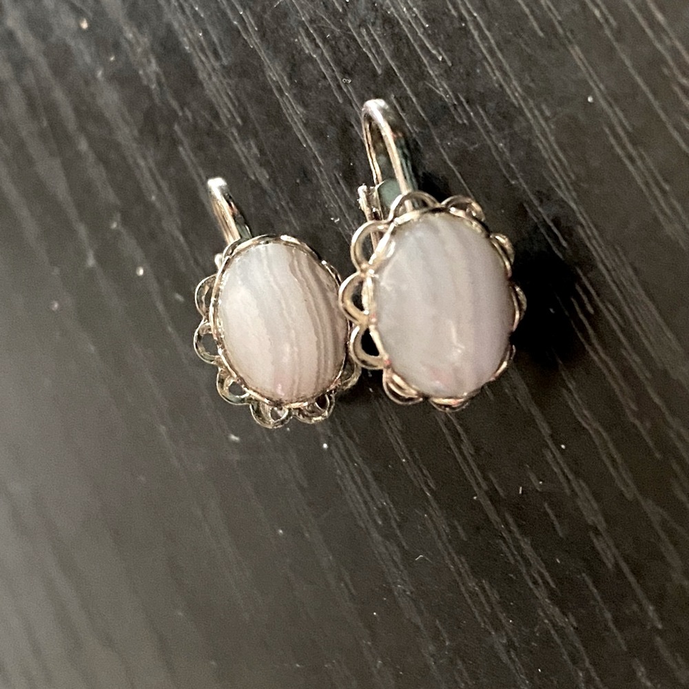 Vintage White Banded Agate Clip-on Earrings